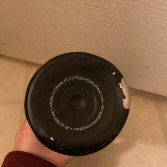 20oz used black hydro flask - Picture 5 of 8
